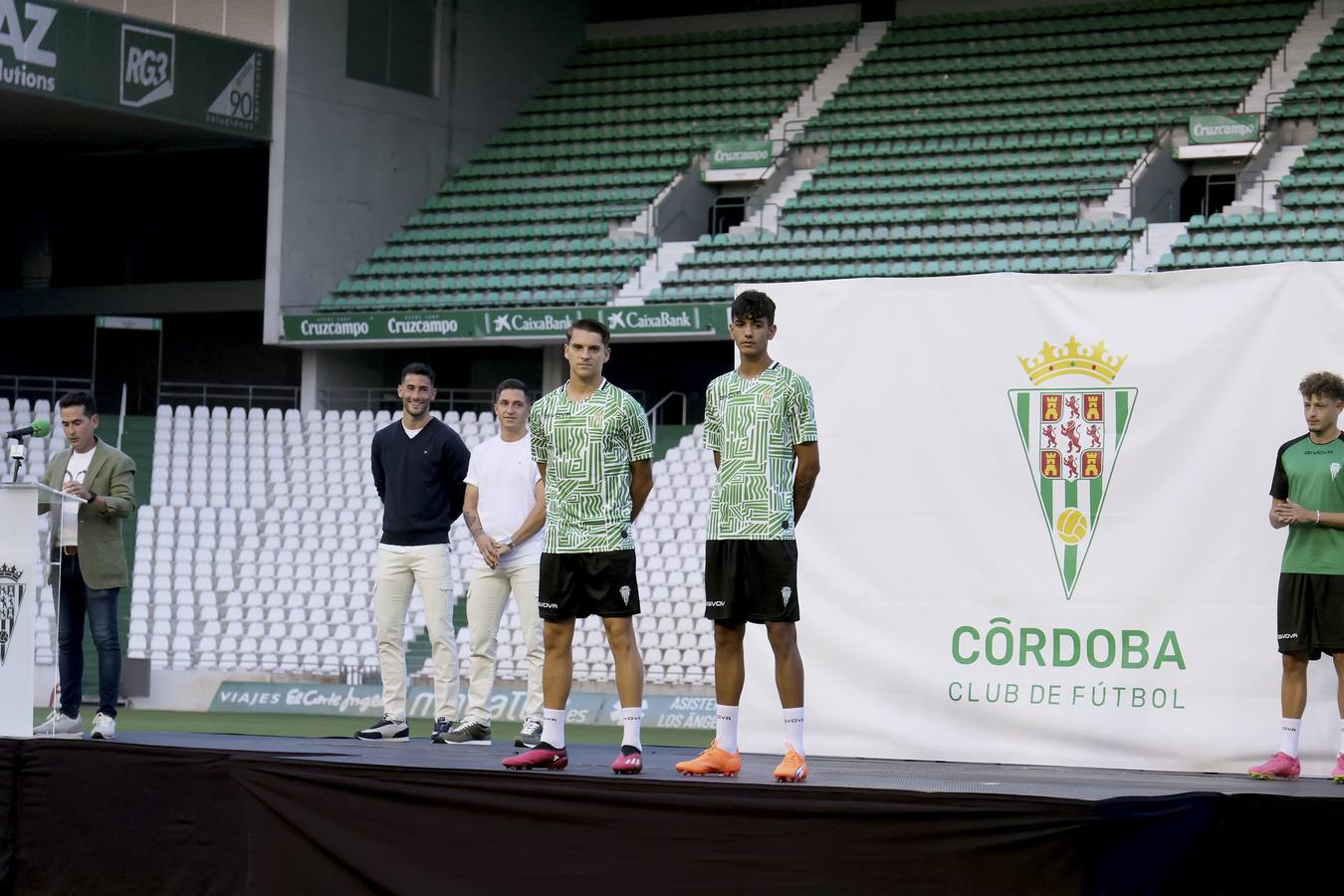 Así son las camisetas y equipaciones del Córdoba CF para la temporada 2023-2024: fotos, diseño y detalles