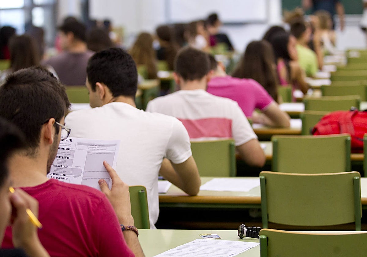 Imagen de archivo de un examen de selectividad en Valencia