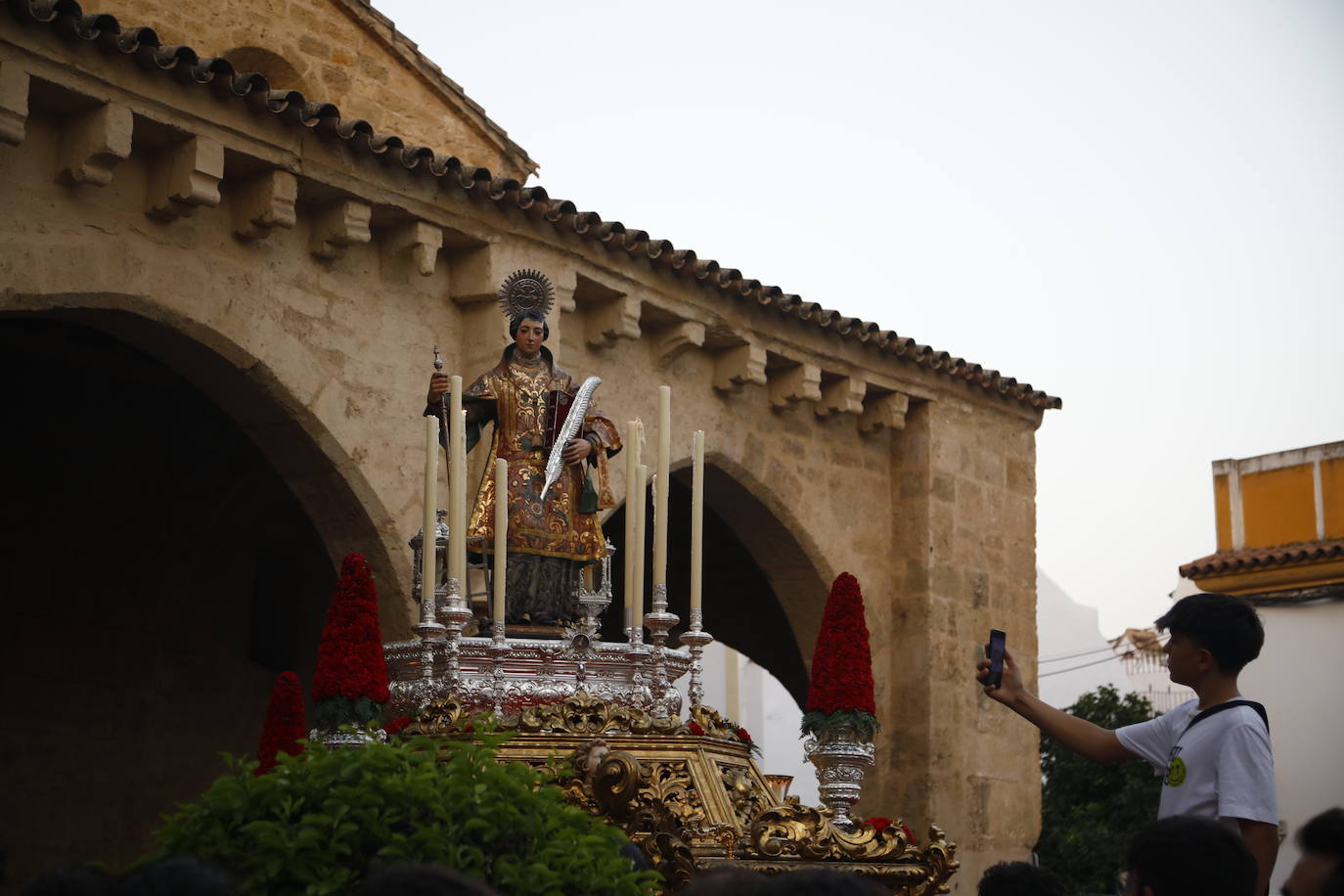 La procesión de San Lorenzo mártir en Córdoba, en imágenes