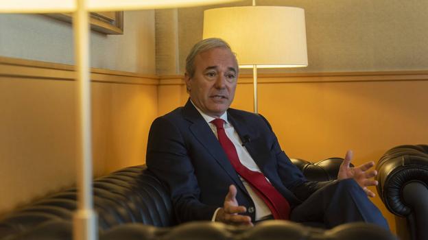 Jorge Azcón: «Sólo hay un PSOE, el que está a las órdenes de Pedro Sánchez»