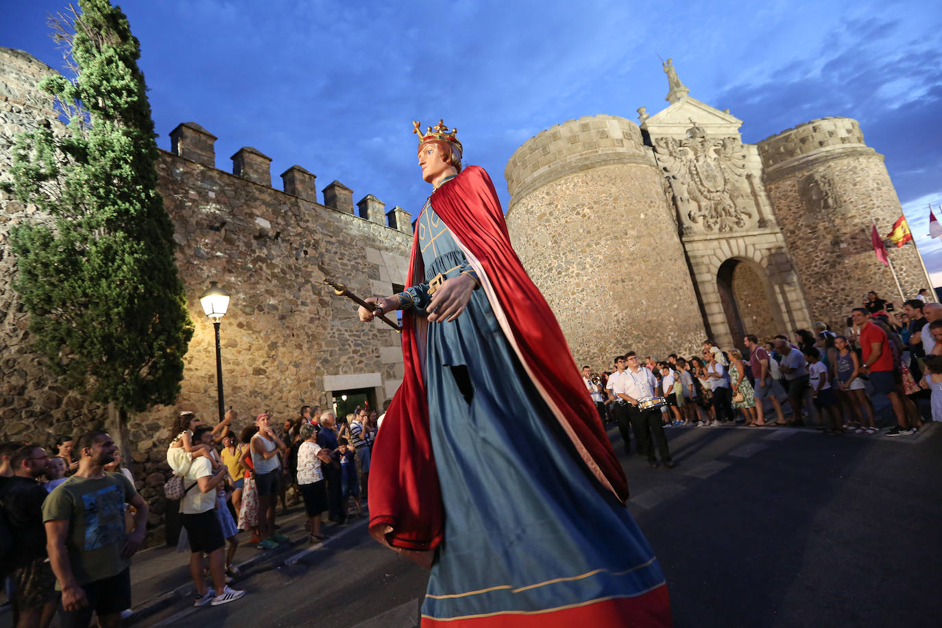 Los gigantones y cabezudos, preludio del día grande de la Feria y Fiestas de la Virgen del Sagrario