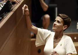 Chivite, investida presidenta de Navarra gracias a la abstención de Bildu
