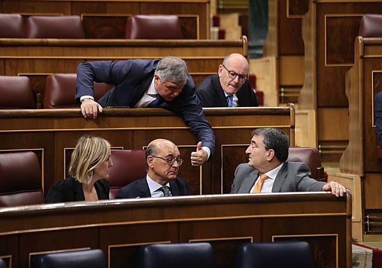 Los diputados del PNV la pasada legislatura en sus escaños