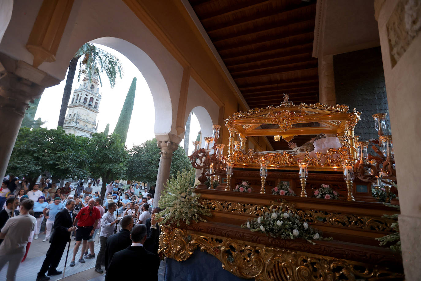 La procesión de la Virgen de Acá de Córdoba, en imágenes