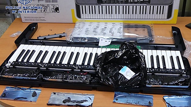 Un teclado 'tapadera' incautado durante la operación