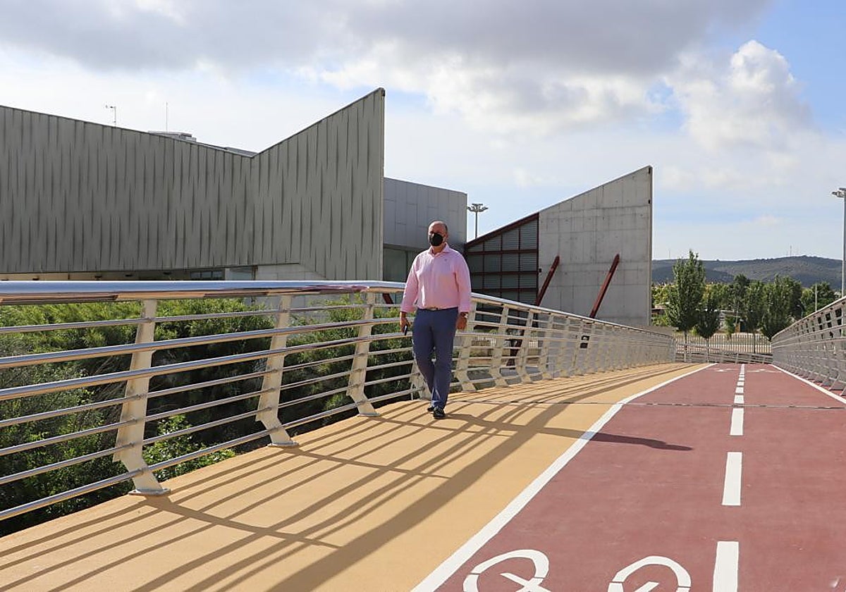 Pasarela sobre el río Lucena