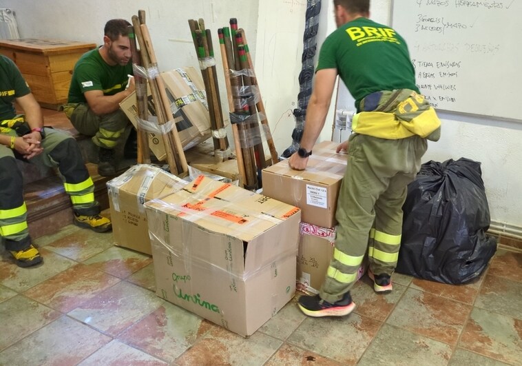 Integrantes del Tabuyo BRIF preparándose este lunes para partir rumbo a Tenerife