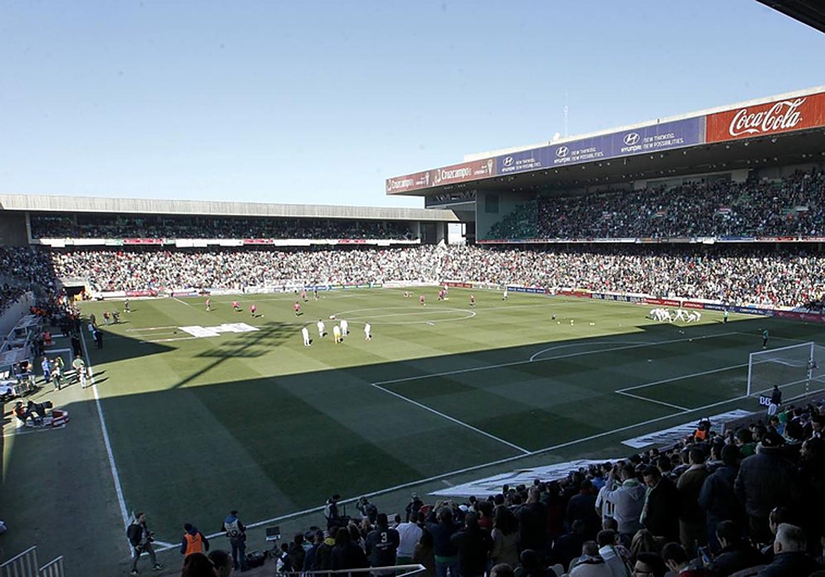 El estadio El Arcángel luce lleno durante un partido del Córdoba CF