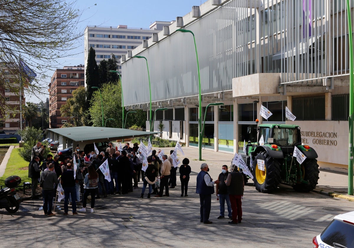 Protesta en marzo de 2021 de colectivos agrarios ante la Subdelegación del Gobierno