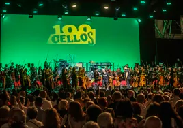 Veranos de la Villa se despide con un concierto gratuito al aire libre al ritmo de cien violonchelos