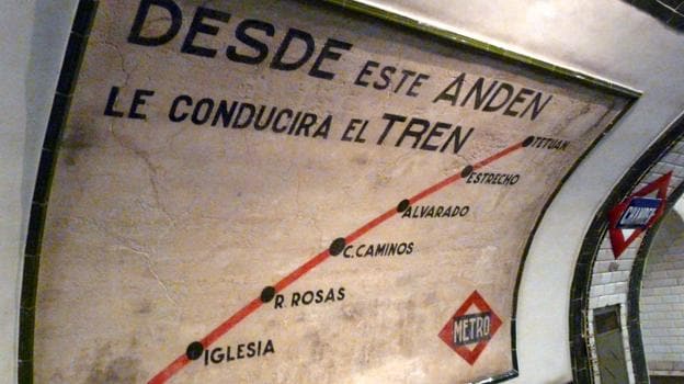 Antiguo cartel de la 'estación fantasma' de Chamberí