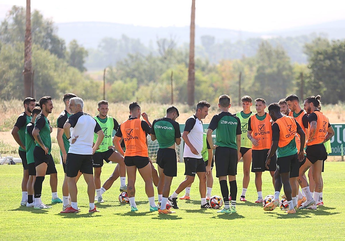 La plantilla del Córdoba CF durante un entrenamiento esta pretemporada