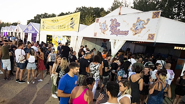 Cientos de jóvenes, en el recinto ferial de Alcalá el año pasado