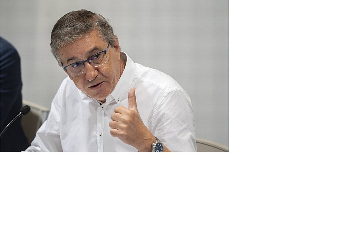 Imagen del conseller de Educación, José Antonio Rovira, este jueves en rueda de prensa