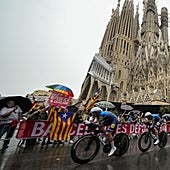 Detenidos cuatro CDR que planeaban verter aceite para colapsar La Vuelta Ciclista en Cataluña