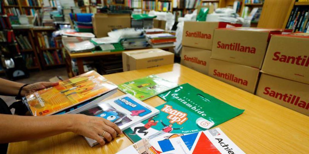 Libreros madrileños piden al consejero de Educación que implante el «cheque libro» en la vuelta al cole