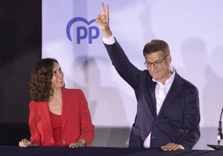 Núñez y Feijóo, en el balcón de Génova el 28 de mayo