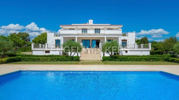 Vistas de la casa desde la zona de la piscina