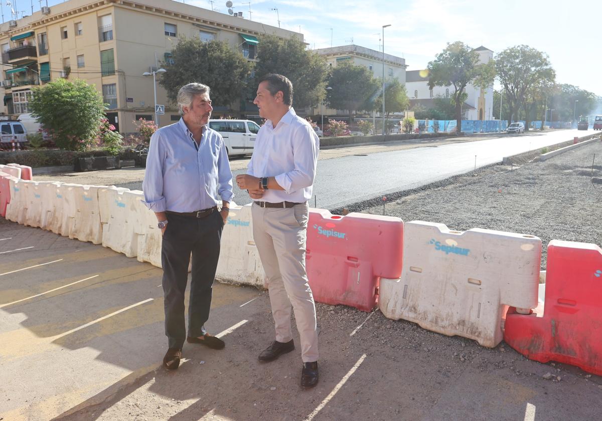 El edil de Urbanismo y el alcalde, hoy en su visita a las obras de la avenida de Trassierra
