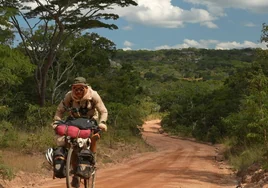 12.000 kilómetros: la aventura del joven gallego que cruzó África en bici