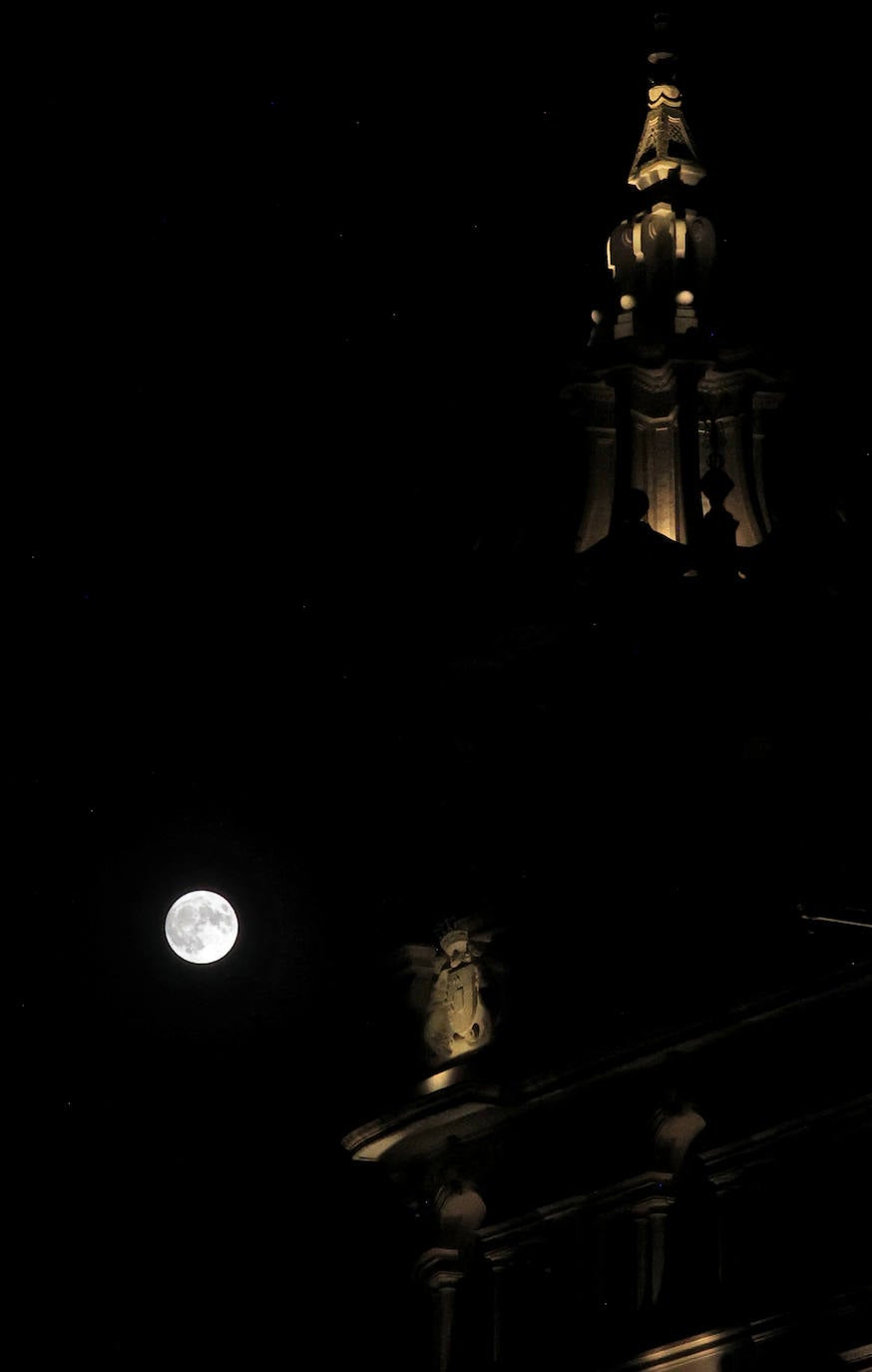 La &#039;superluna azul&#039; en Córdoba, en imágenes