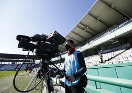 Dónde ver Real Murcia - Córdoba CF: canal de TV y streaming online del partido de Primera RFEF 2023-2024