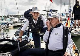 Don Juan Carlos y la Infanta Elena entrenan juntos para el mundial de vela en Inglaterra