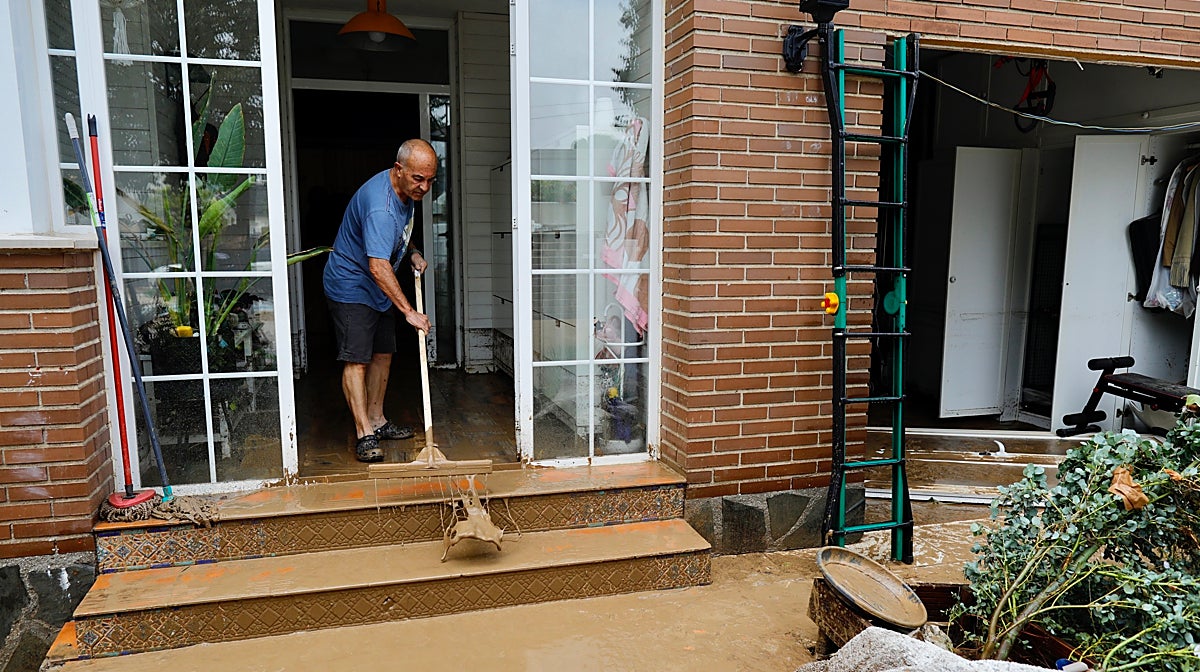 Casas, parcelas y coches anegados en El Álamo a causa de la lluvias