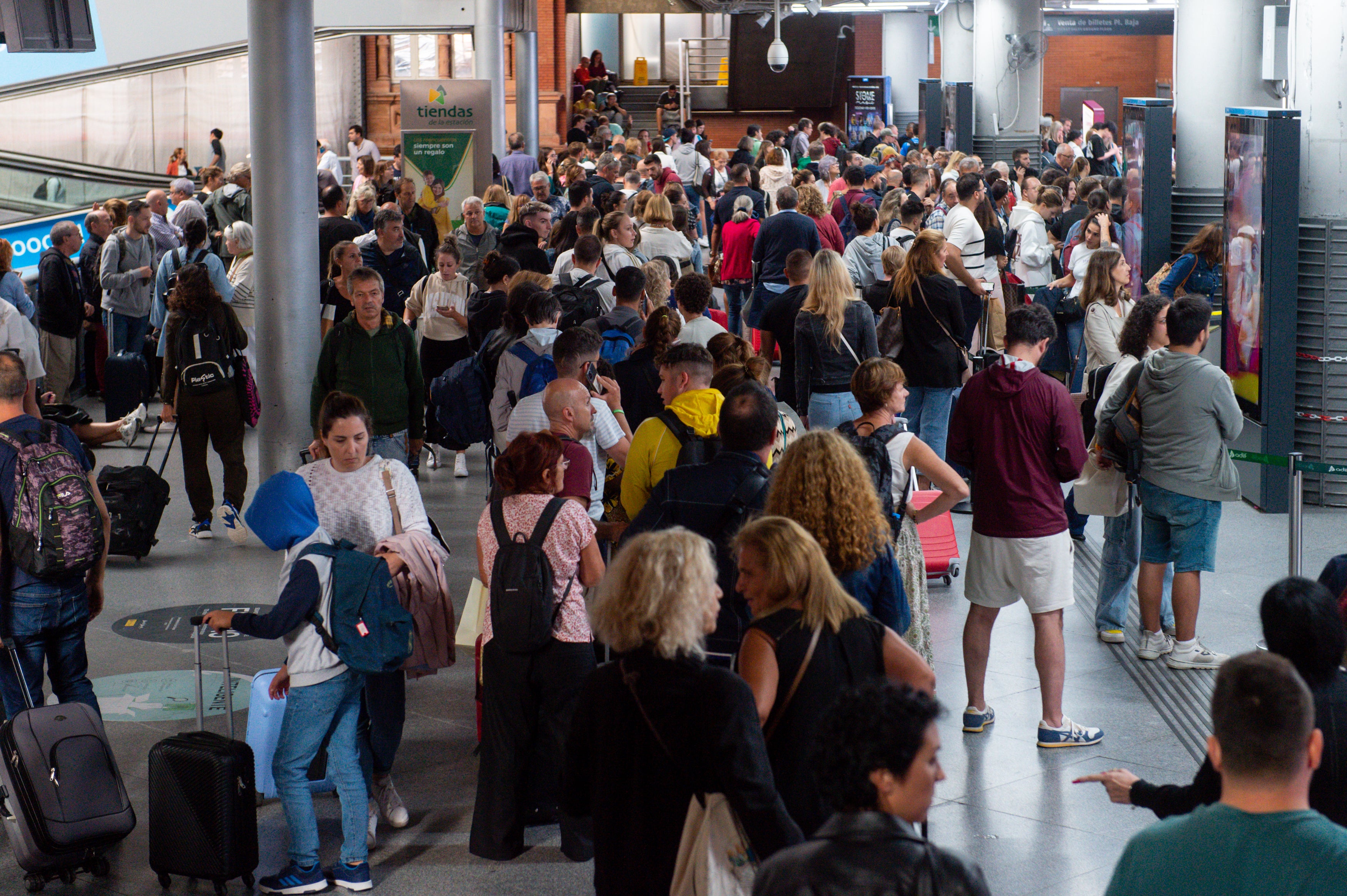 Atocha, colapsada por la suspensión de trenes con dirección sur