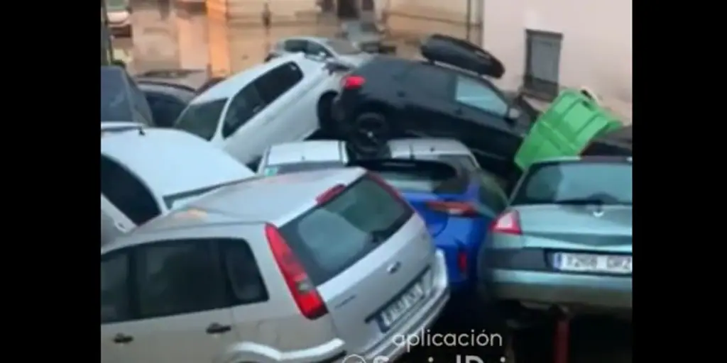 La Impactante Imagen Que La DANA Deja En Magán: Varios Coches ...