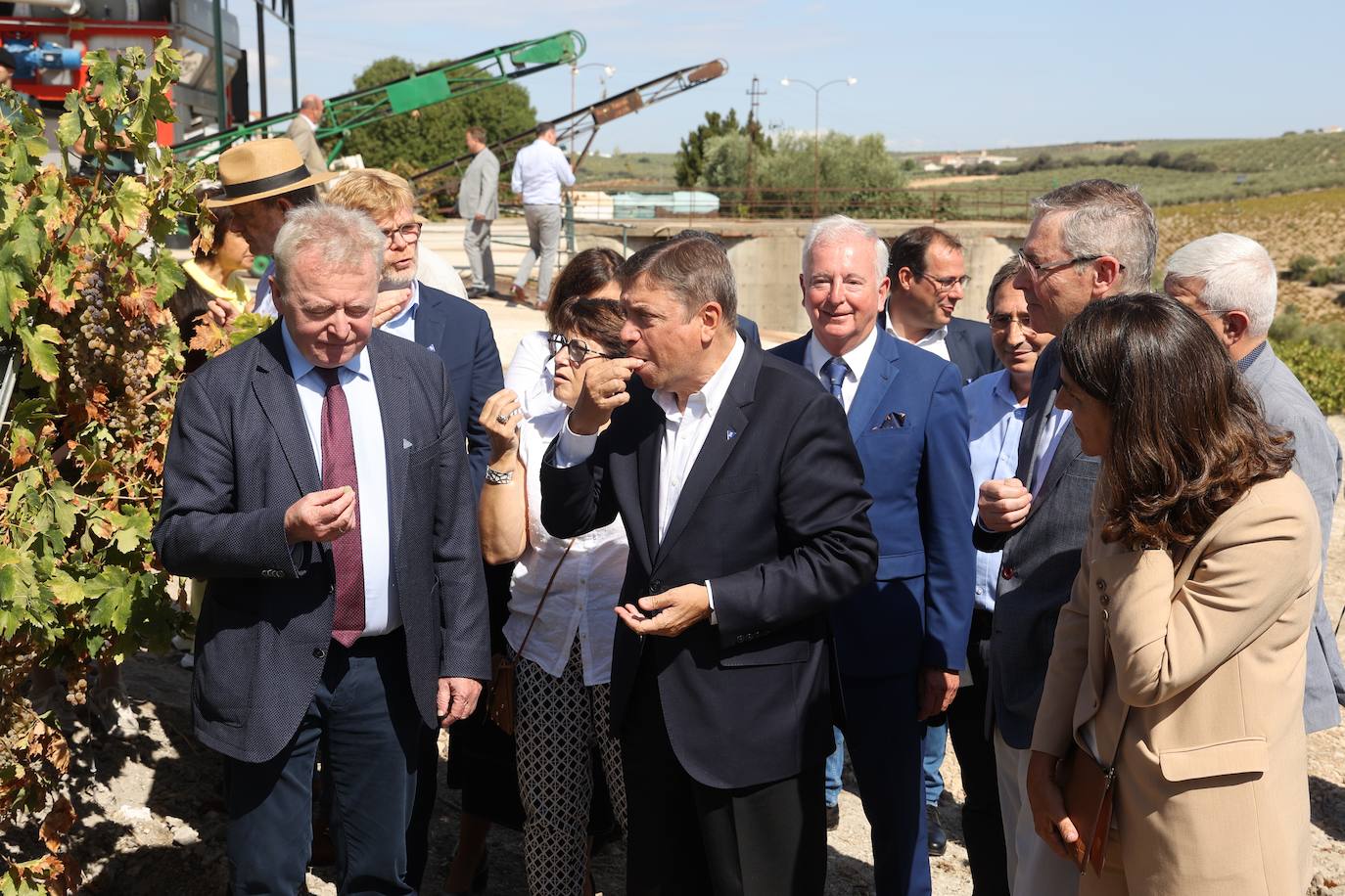 La visita de los ministros de Agricultura de la UE a Bodegas Alvear de Montilla
