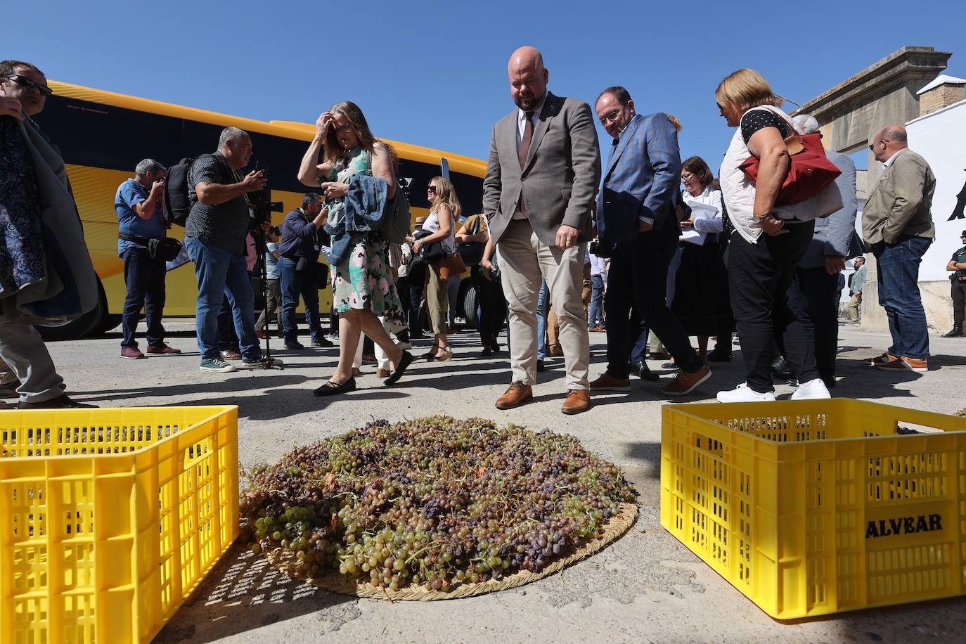 La visita de los ministros de Agricultura de la UE a Bodegas Alvear de Montilla