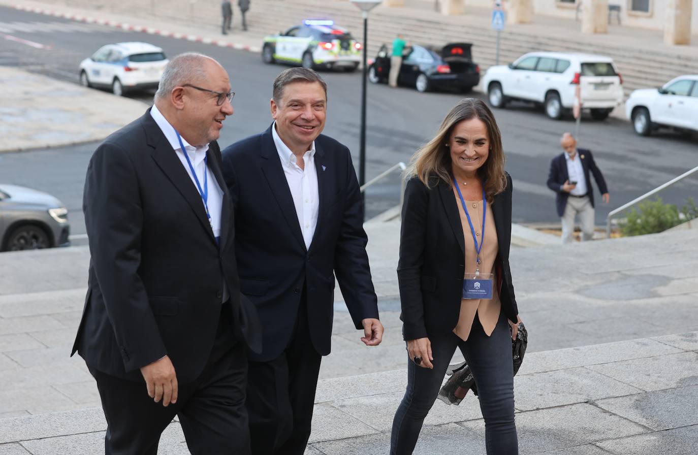 La visita de los ministros de Agricultura de la UE a la innovadora finca de Rabanales