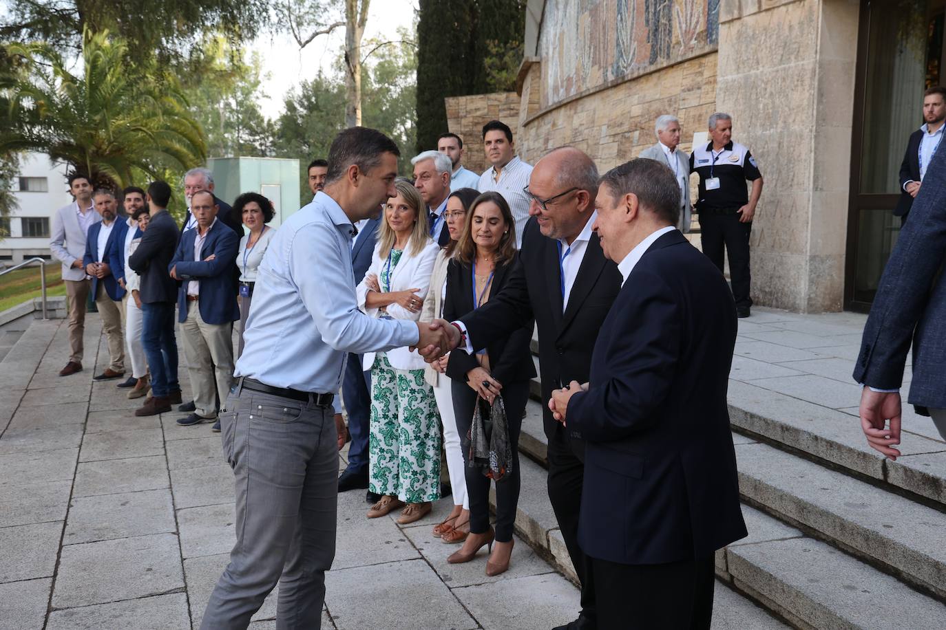 La visita de los ministros de Agricultura de la UE a la innovadora finca de Rabanales