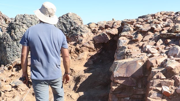 Nuevos hallazgos acreditan al yacimiento arqueológico Cruz de Mayo de Brazatortas como baluarte defensivo