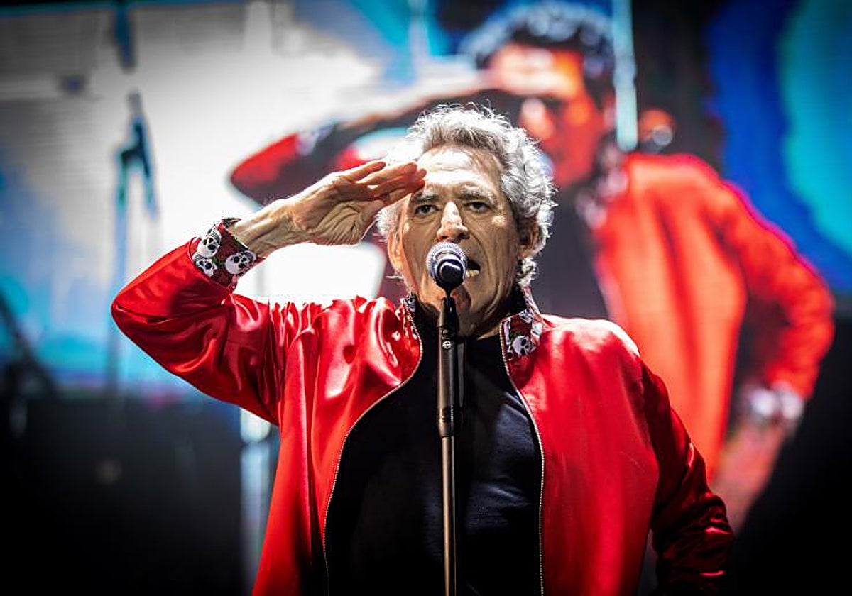 Miguel Ríos durante su concierto en Alicante.