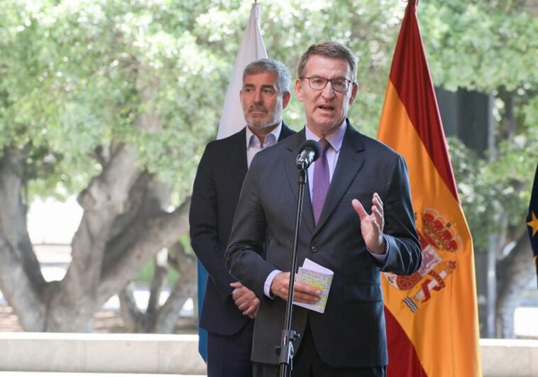 Alberto Núñez Feijóo, ayer, junto al presidente de Canarias