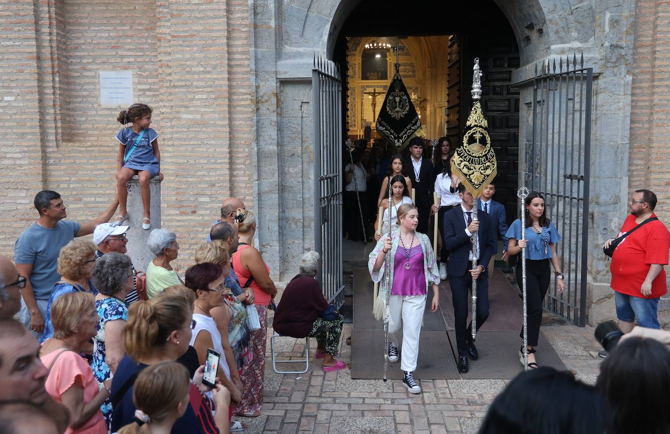 Fotos: La Virgen de la Fuensanta, entre ríos de juventud cofrade a la Catedral