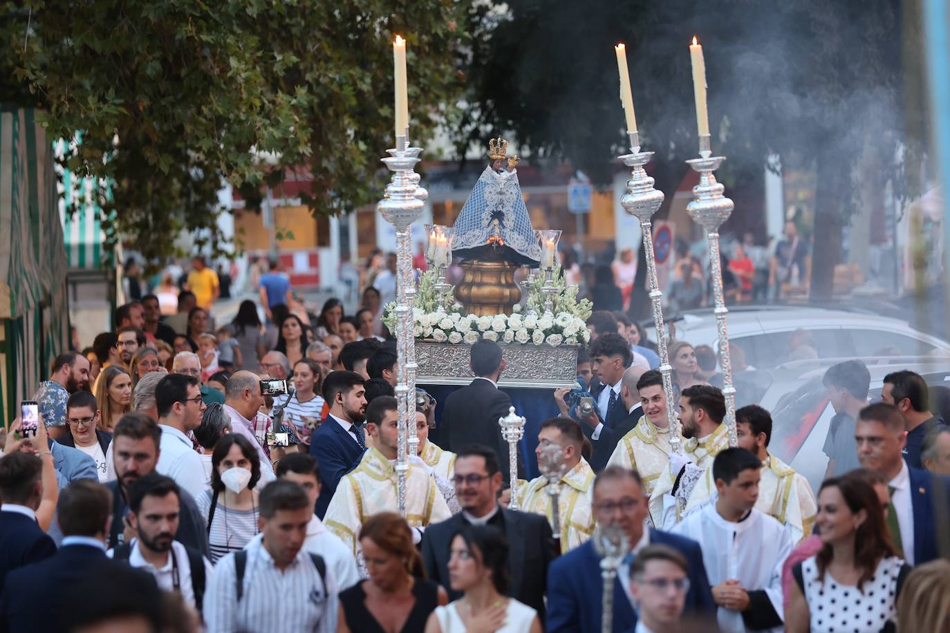 Fotos: La Virgen de la Fuensanta, entre ríos de juventud cofrade a la Catedral