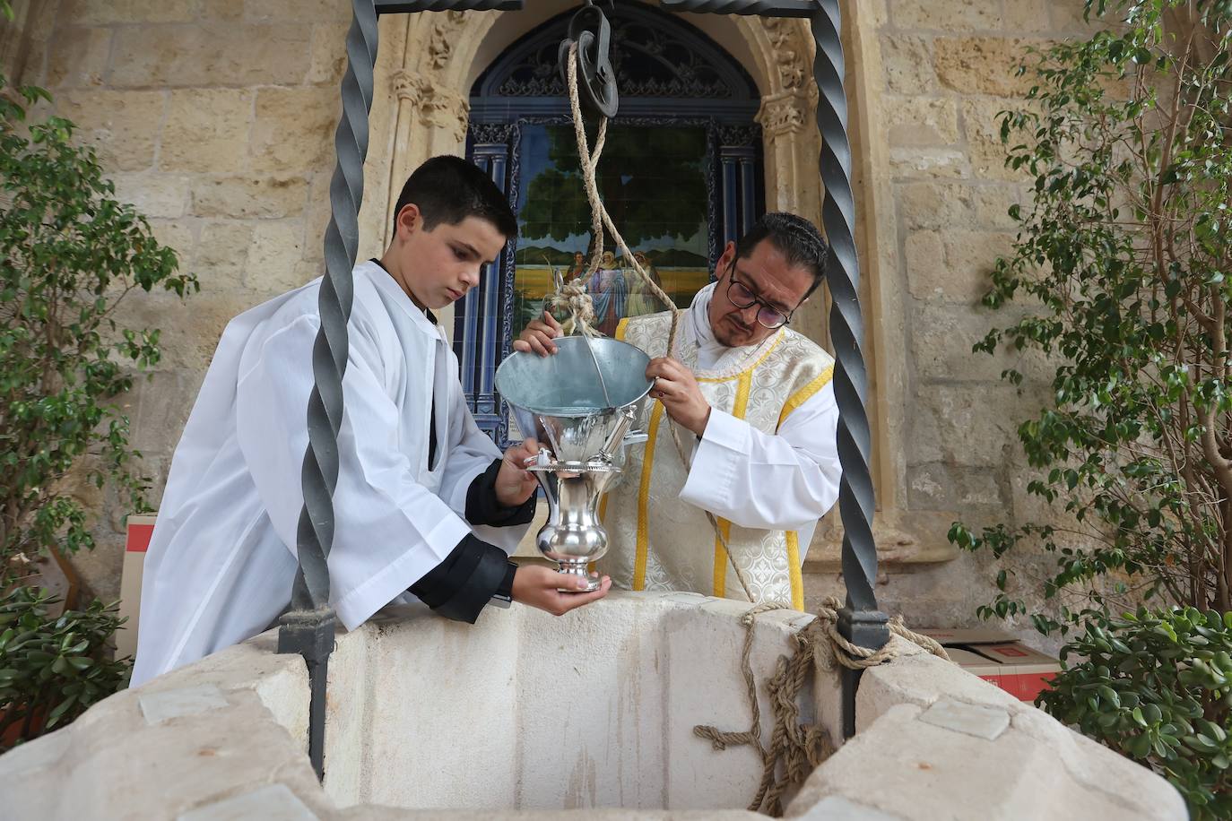 Fotos: La Virgen de la Fuensanta, entre ríos de juventud cofrade a la Catedral
