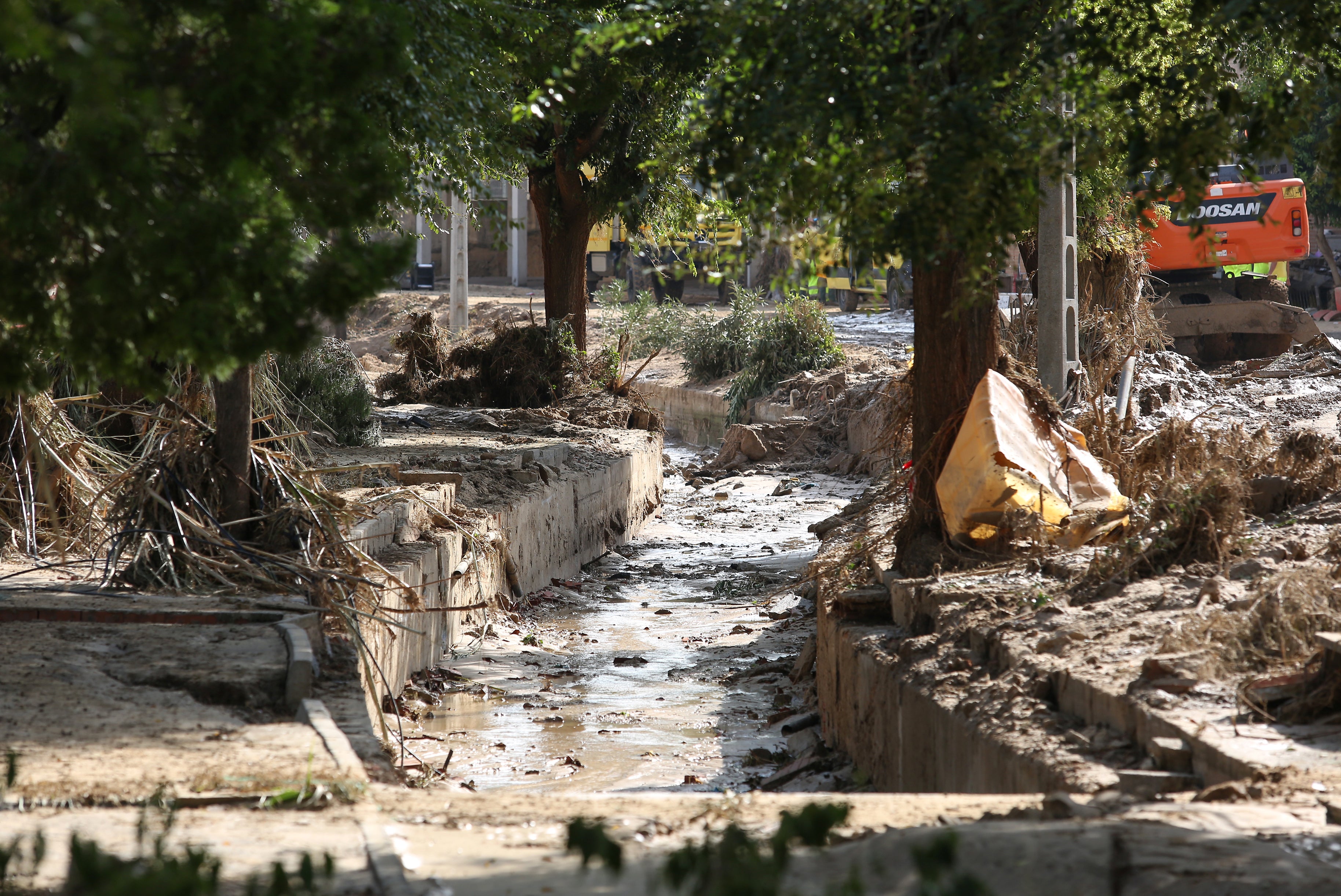 Las imágenes de un pueblo que se ha quedado hasta sin plaza por la DANA