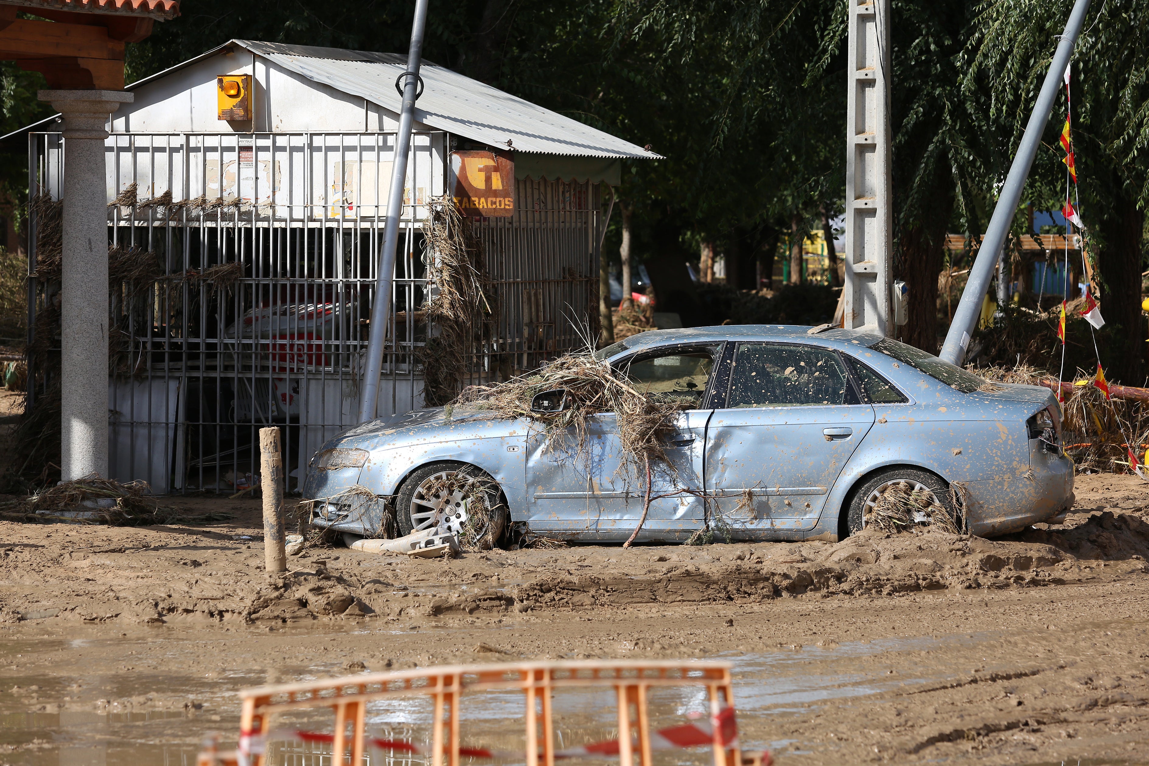 Las imágenes de un pueblo que se ha quedado hasta sin plaza por la DANA