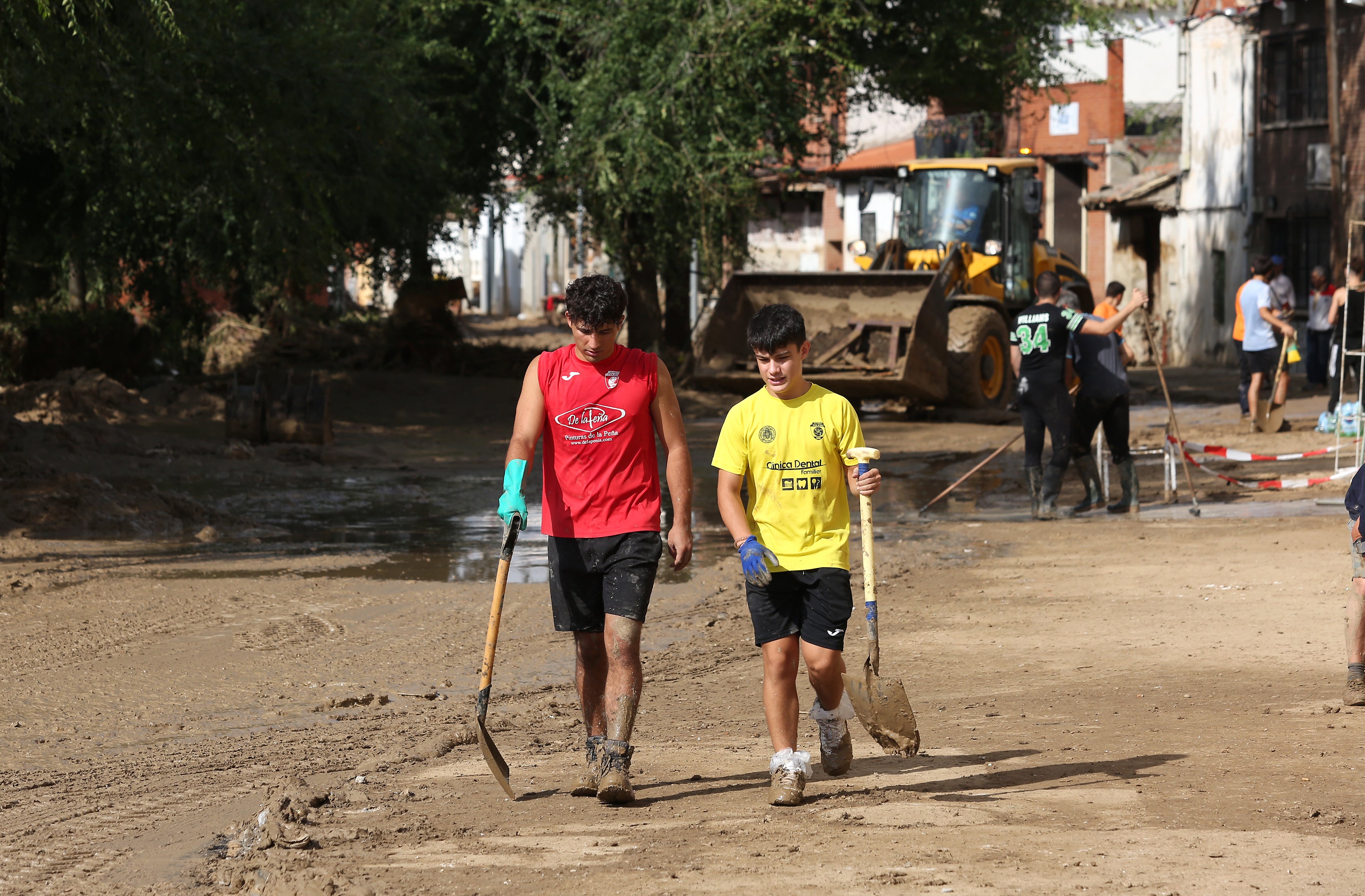 Las imágenes de un pueblo que se ha quedado hasta sin plaza por la DANA