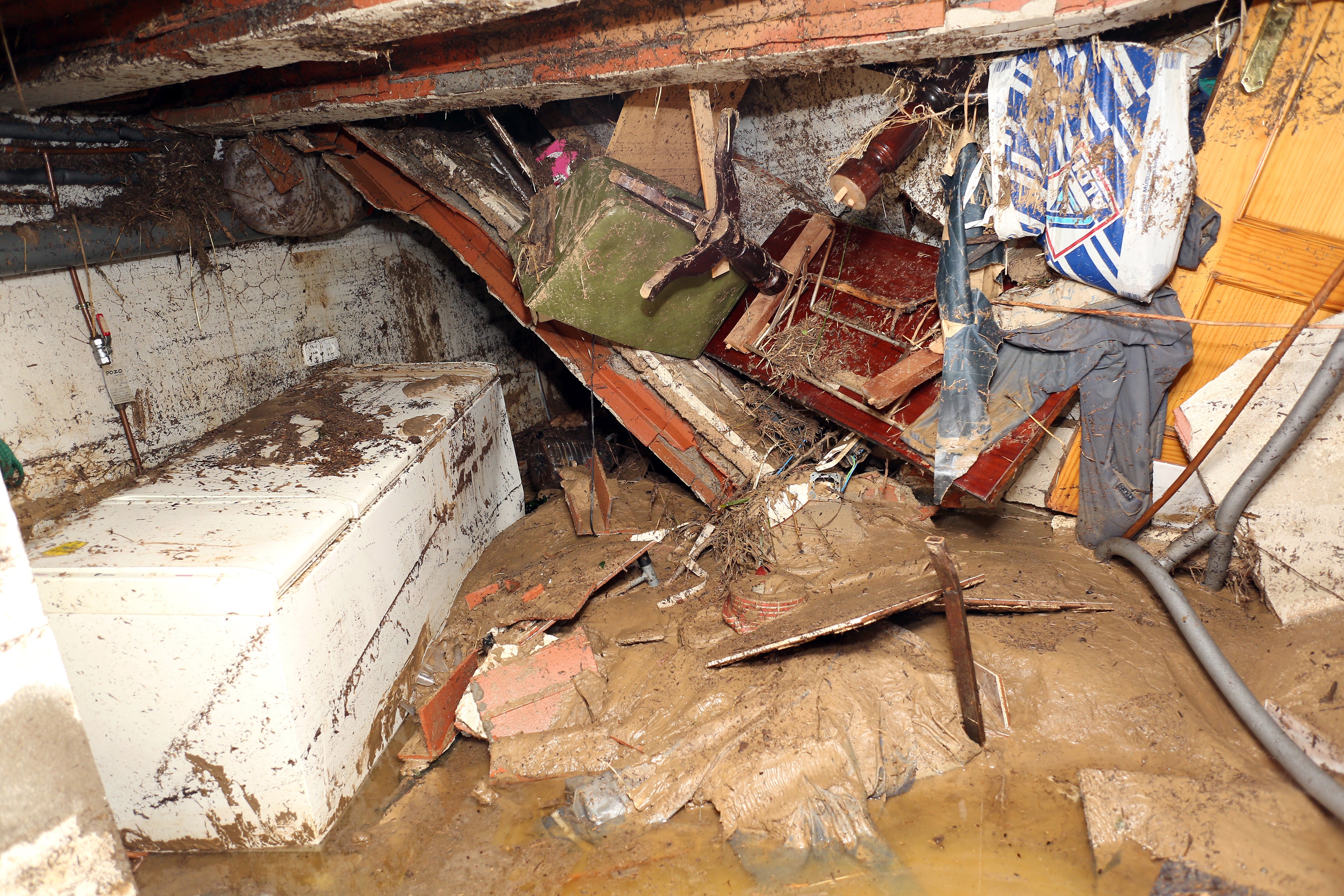Las imágenes de un pueblo que se ha quedado hasta sin plaza por la DANA