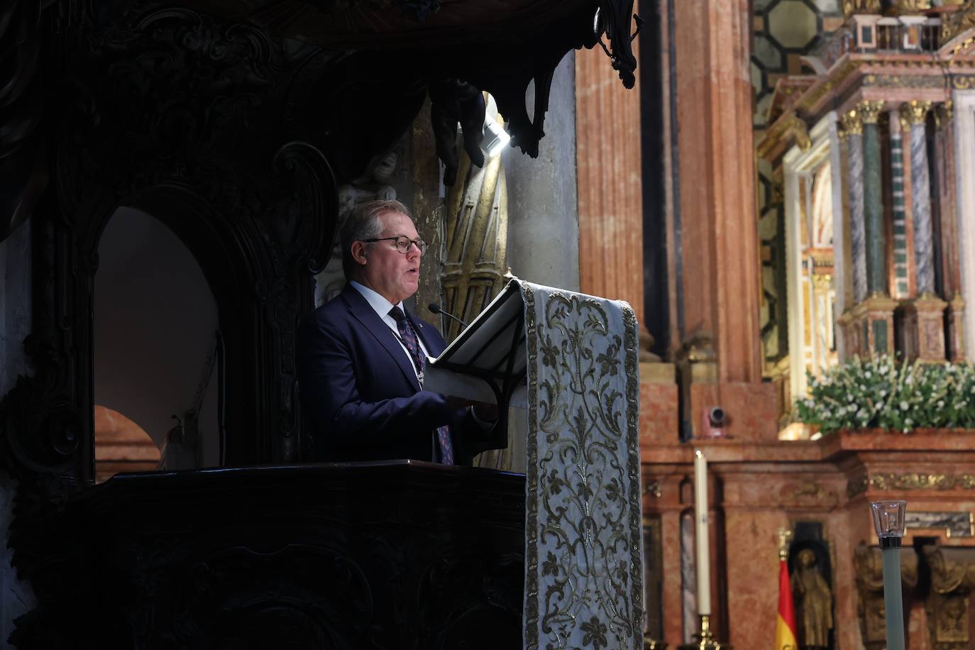 Fotos: La solemne misa y la procesión de la Fuensanta en Córdoba