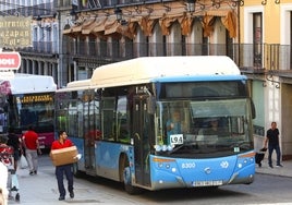 Los autobuses seguirán siendo gratis y la ORA volverá a cobrarse el lunes