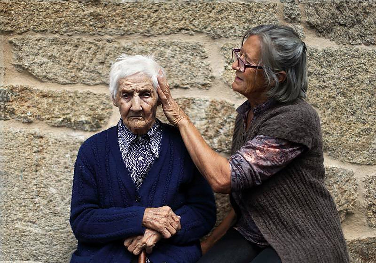 El fenómeno del envejecimiento se agrava especialmente en el rural