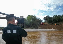 La UME se incorpora a la búsqueda de la mujer desaparecida en la riada de Valmojado