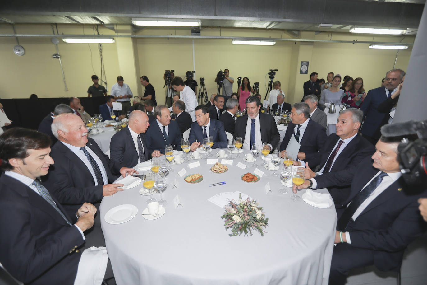 Gerónimo Angulo, Jesús Aguirre, Juan Llobell, Álvaro Rodríguez Guitart, Juan Manuel Moreno, Julián Quirós, Alberto García Reyes, José Luis Sanz y Antonio Sanz