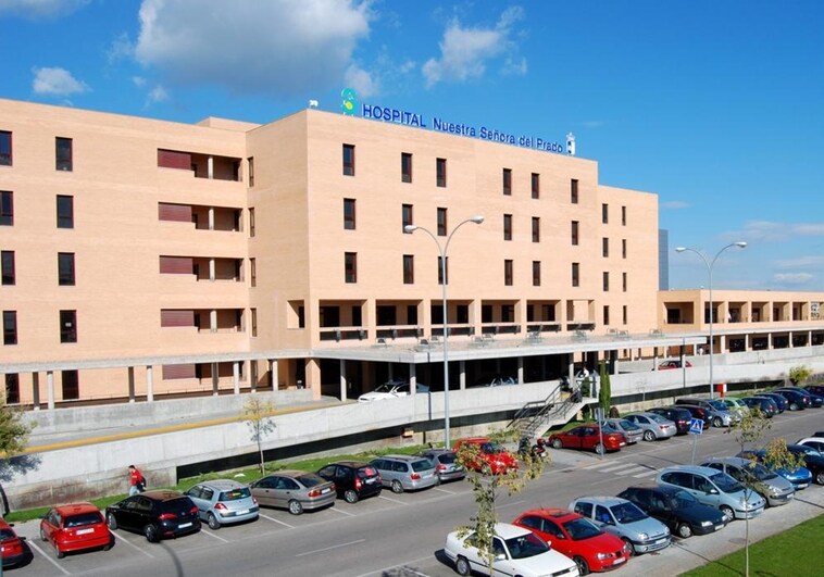 Fachada principal del hospital de Talavera